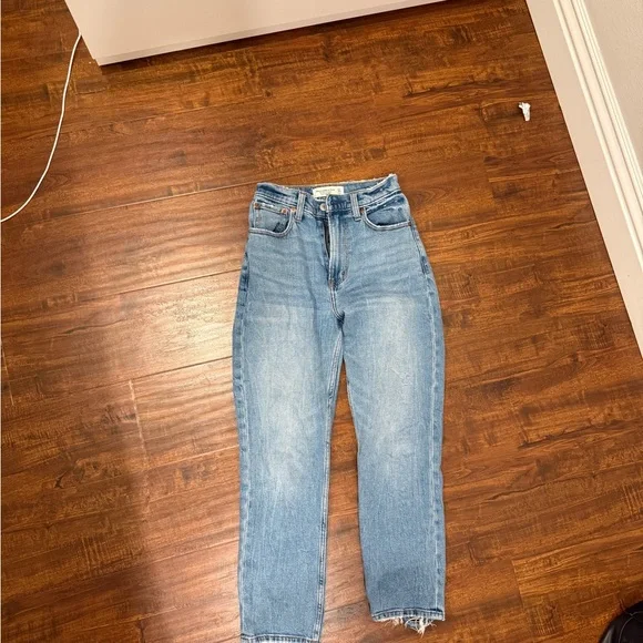 Abercrombie & Fitch Light Blue Straight Leg Jeans - Picture 5 of 5